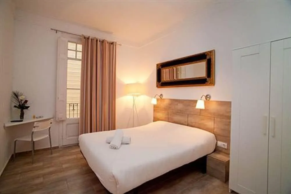 Hostal Martinval Barcelona Guest house