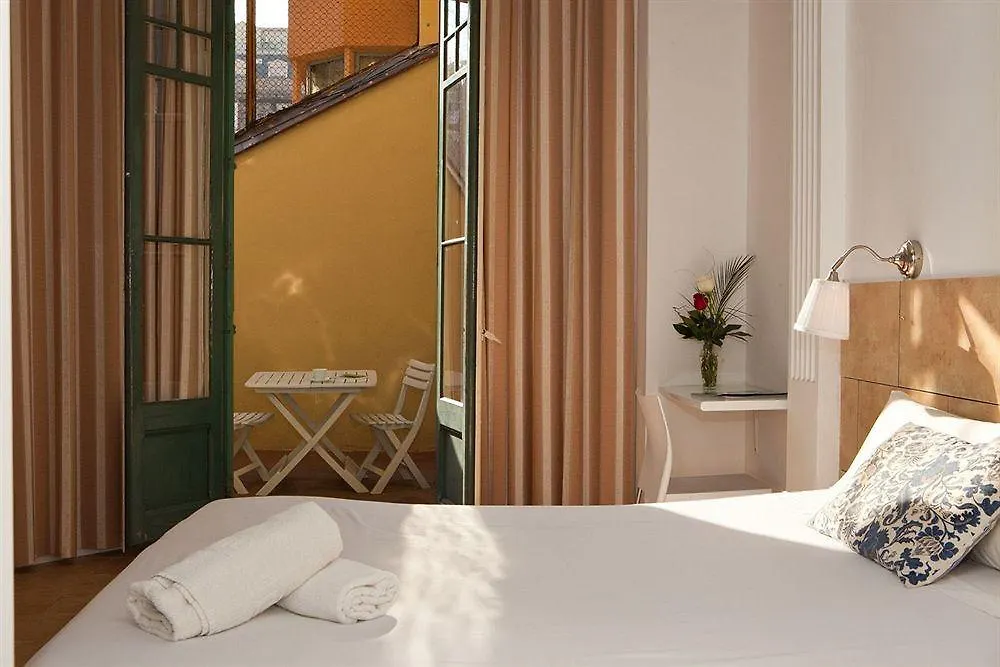 ** Guest house Hostal Martinval Barcelona Spain