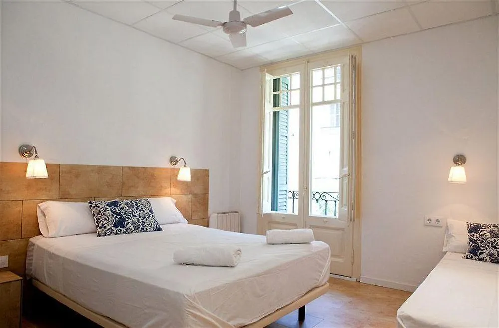 Hostal Martinval Barcelona 2*,