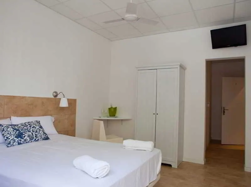 Hostal Martinval Barcelona Guest house