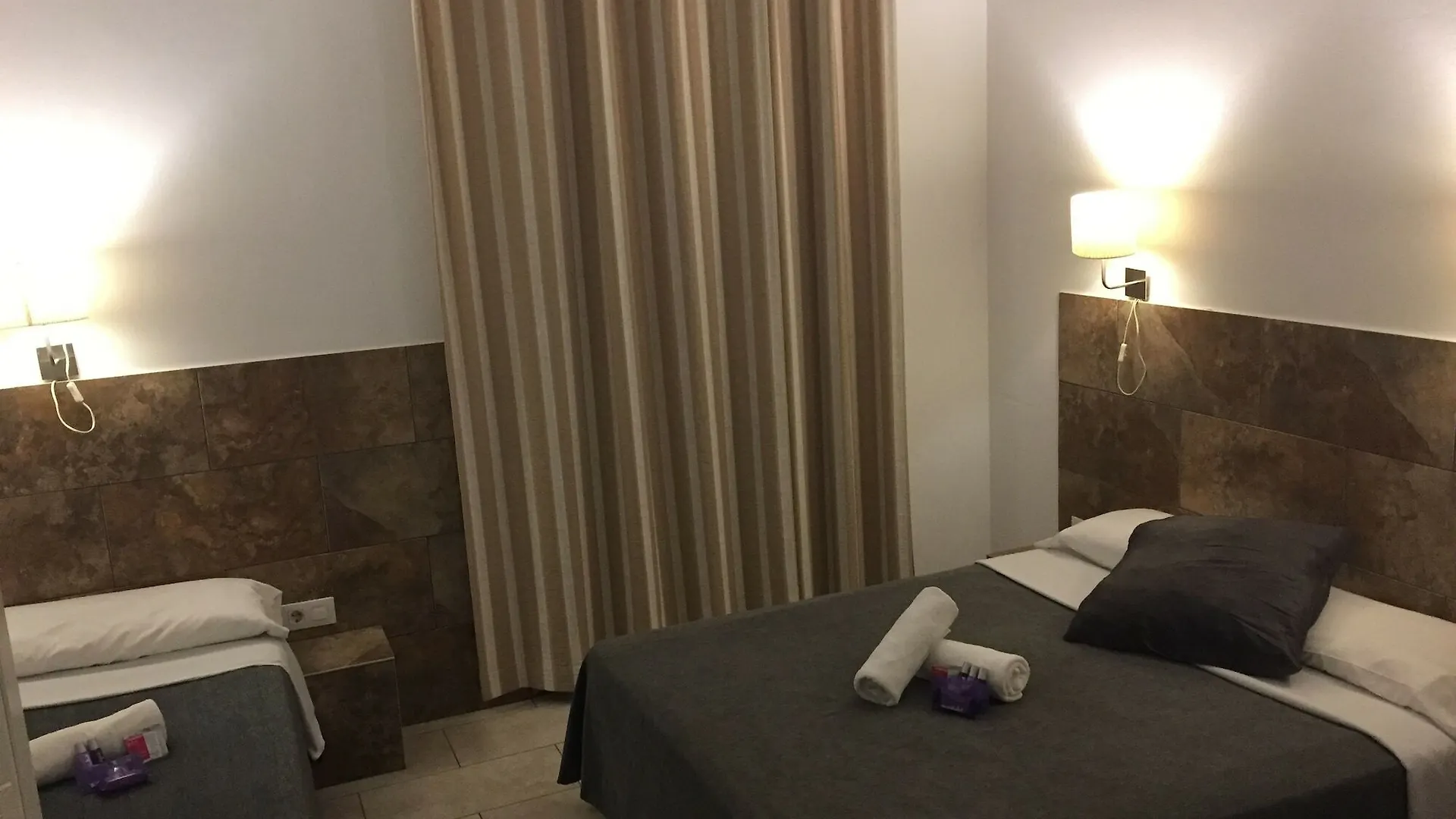 ** Guest house Hostal Martinval Barcelona Spain