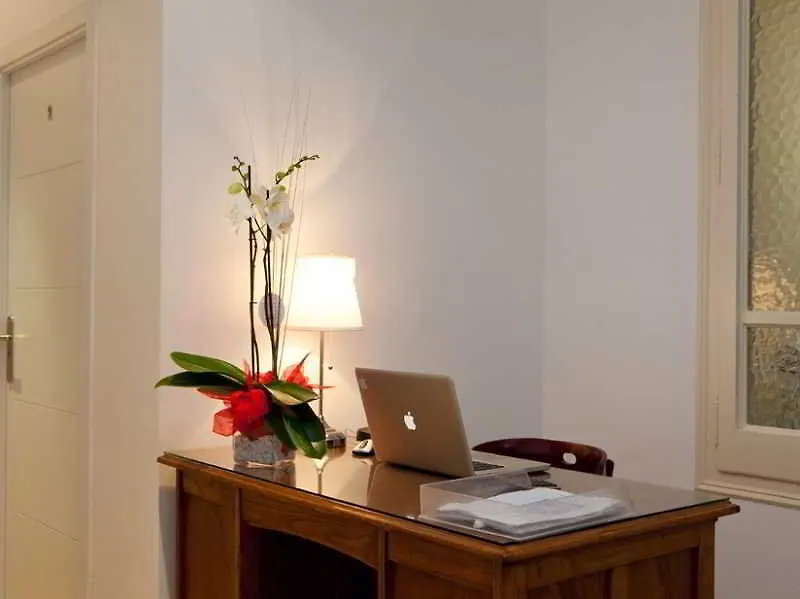 Hostal Martinval Barcelona 2*,